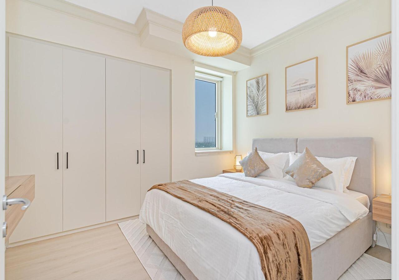 Modern 2Br In Marina - Walk To Beach & Mall Apartment *